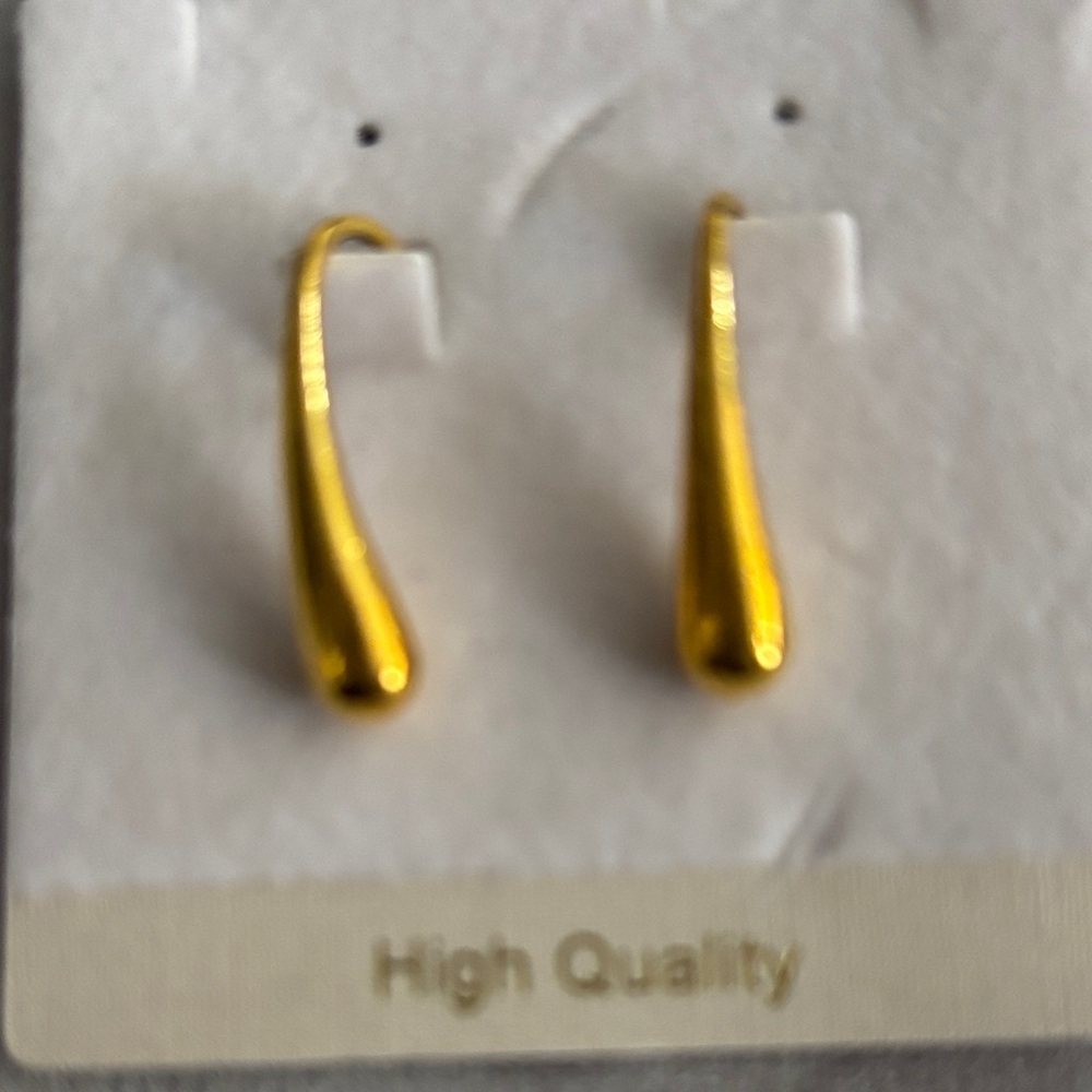 Chic Gold Drop Earrings - Picture 2 of 8